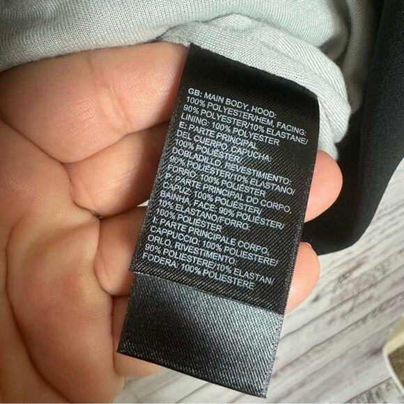 The North Face Womens Grey Faux Fur Hooded Full Zip Up Winter Vest Size XSmall - Picture 8 of 9